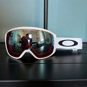 Oakley Flight Tracker M, white, prizm jade lens